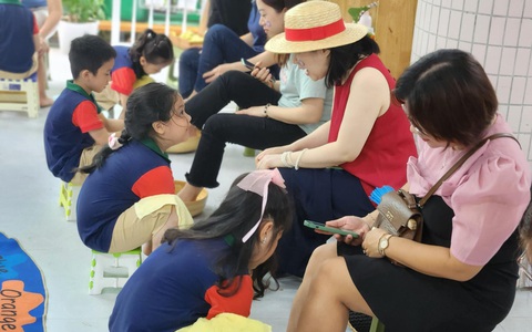 Tranh luận trái chiều quanh việc 'trẻ mầm non có lễ tri ân trưởng thành'