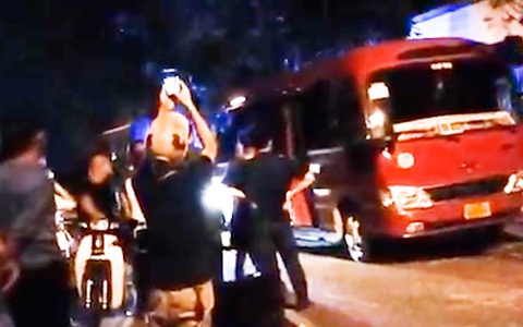 Thông tin mới nhất vụ nghi bỏ trẻ mầm non trên xe đưa đón: Cháu bé được đưa tới nhà xác