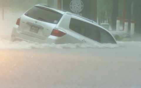 Lũ lụt nghiêm trọng ở Houston, thành phố có đông người Việt sinh sống