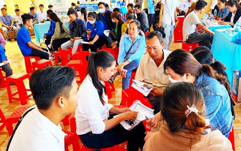 Vì sao người miền Tây ồ ạt 'đi Bình Dương'? - Kỳ 2: Rời quê để kiếm thu nhập cao hơn