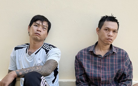 Bắt 2 tên cướp tàng trữ nhiều súng, bị truy nã đặc biệt