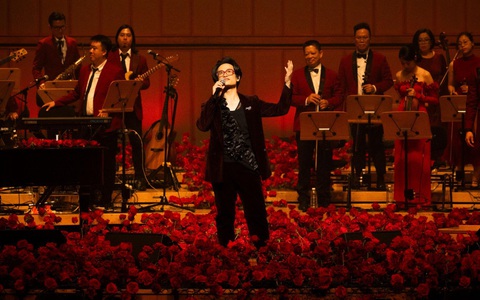 Sketch A Rose - Nhạc trẻ Việt trong nhà hát nghệ thuật Singapore
