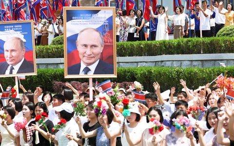 Video người dân Triều Tiên chào đón Tổng thống Nga Vladimir Putin