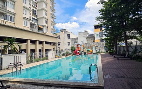Đất làm công viên cây xanh nhưng chủ đầu tư xây hồ bơi phục vụ cư dân chung cư