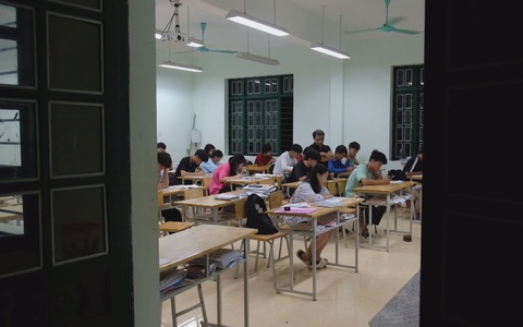 Góc nhìn trưa nay | Lớp học đêm giữa núi rừng Tây Bắc