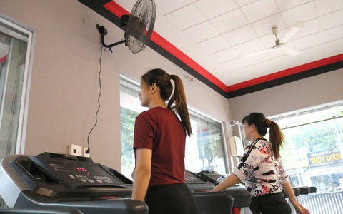 Năm cách làm giảm đau khớp háng tại nhà