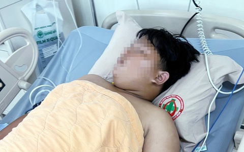 Thiếu niên 15 tuổi nguy kịch sau khi ăn bánh trung thu mua trên mạng