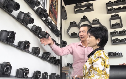 Bộ sưu tập 700 máy ảnh qua nhiều thập kỷ ở miền Tây