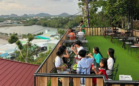 Đất rừng đặc dụng bị 'xẻ thịt', địa phương lúng túng