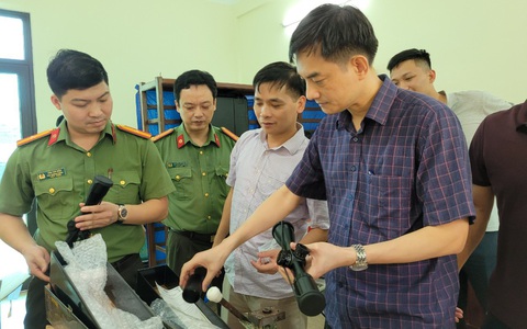 Bắt nghi phạm tàng trữ, vận chuyển trái phép hơn 1 tấn đạn chì, nhiều vũ khí, vật liệu nổ