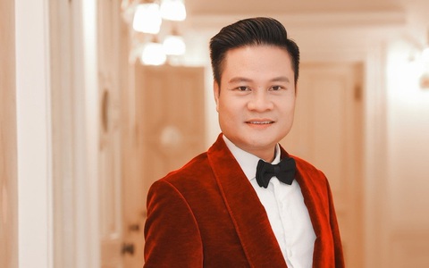 NSƯT Hoàng Tùng xúc động khi hát ca khúc về mẹ