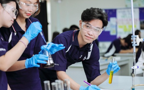 Giúp con tự định hướng tương lai khi còn trên ghế nhà trường