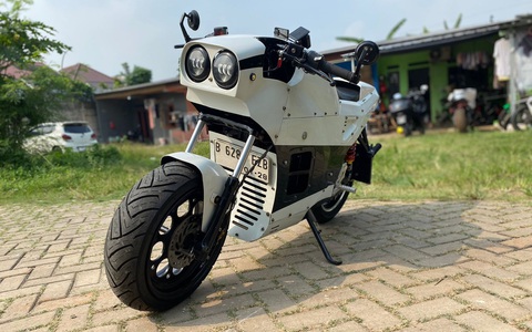 Biến Honda Spacy thành xe máy điện vì bạn bè ai cũng có xe điện