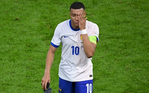 Mặt nạ của Mbappe, mặt nạ của tuyển Pháp