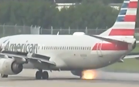 Máy bay Boeing cháy nổ lốp, nhiều mảnh vỡ văng trên đường băng lúc cất cánh