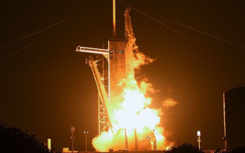 Mỹ đình chỉ phóng tên lửa Falcon 9 sau sự cố nghiêm trọng