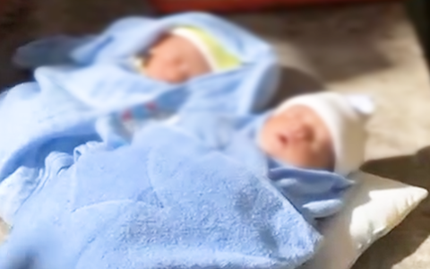 Tìm người thân cho hai bé trai sơ sinh bị bỏ rơi ven đường tại Bình Dương