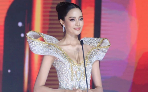 Cô gái 20 tuổi từng phẫu thuật ung thư vú đăng quang Hoa hậu Hoàn vũ Thái Lan
