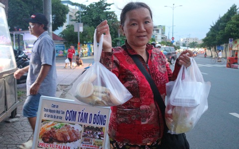 Tiệm cơm 0 đồng độc lạ giữa lòng TP.HCM, nói cảm ơn vì đã nhận cơm