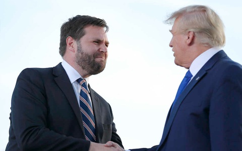 Thành tích khủng của 'phó tướng' 39 tuổi cùng tranh cử vừa được ông Trump công bố
