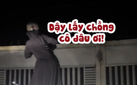 Đội makeup đu cửa cổng gọi cô dâu dậy trang điểm để đi lấy chồng