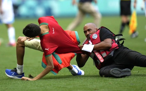Messi ngỡ ngàng, người hâm mộ giận dữ trong ngày mở màn bóng đá Olympic 2024