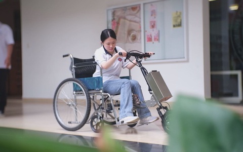 Góc nhìn trưa nay | Sinh viên chế xe lăn thường thành xe lăn điện giúp người khuyết tật