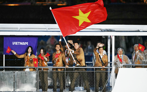Những hình ảnh ấn tượng của lễ khai mạc Olympic 2024