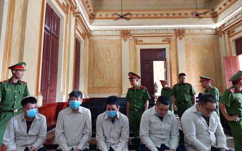 Mua vũ khí để 'phòng thân', người đàn ông 75 tuổi lãnh án tù
