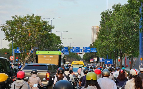 Chuyên gia cũng có ý kiến khác nhau về bỏ đèn giao thông đếm ngược