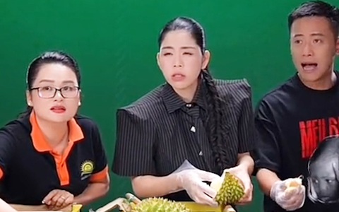 O Huyền sầu riêng xin lỗi sau khi chê Quang Linh Vlog ăn quá nhiều