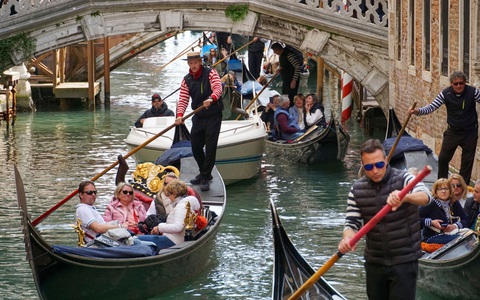 Thành phố Venice áp dụng quy định giới hạn đoàn du lịch tối đa 25 người