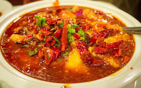 Ăn uống không đúng giờ, đau dạ dày không điều trị, dễ thủng tạng rỗng