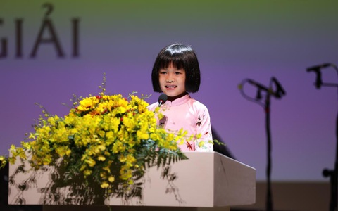 Dàn nghệ sĩ nhí xúng xính nhận giải SIU Piano Competition 2024 lần đầu tiên