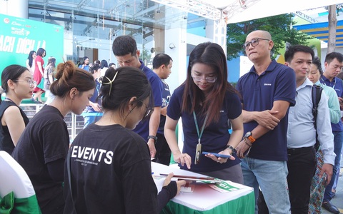 Trao BIB tại EXPO Hồ Chí Minh cho runner Giải chạy GreenUp – Long An Half Marathon 2024