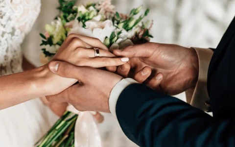 Thách thức dân số khi người trẻ kết hôn muộn và người càng giàu càng sinh ít con