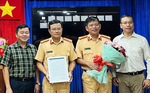 Bệnh viện gửi thư cảm ơn cảnh sát giao thông sau ca vận chuyển trái tim xuyên Việt