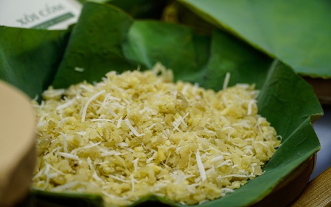 Khách Ấn mê bánh cốm Làng Vòng