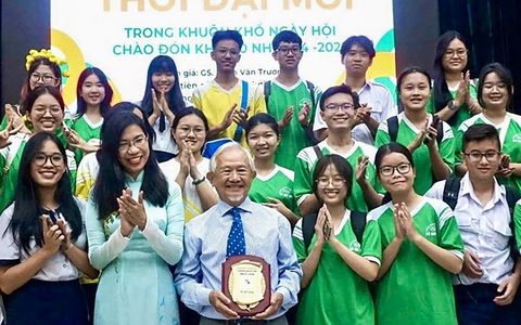 Không nên định hướng cho con theo kiểu 'nghề nào giàu hơn'