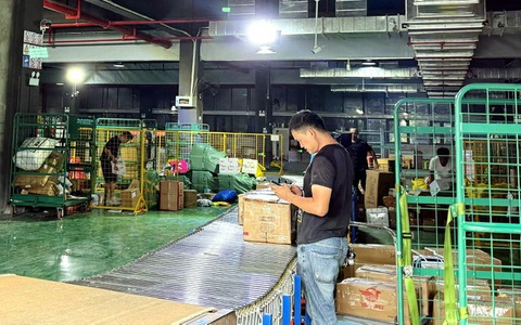 Nhiều tổng kho hàng Trung Quốc 'mọc' sát biên giới Việt Nam