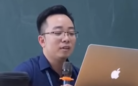 Giảng viên đọc điểm bằng biệt danh khiến dân mạng ‘cười muốn nội thương’