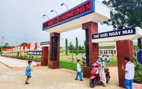 Hiệu trưởng bị phụ huynh tố cáo được chuyển đến trường khác làm hiệu trưởng