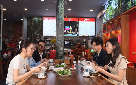 Thưởng thức phở thố đá đến phở chay tại Phở Sâm Ngọc Linh