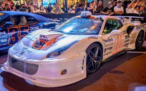 4 siêu xe dị của Gumball 3000: Rolls-Royce hóa thành bán tải, sơn kim cương, dán băng dính cố định