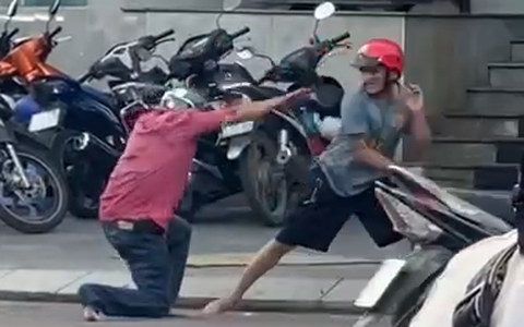 Em cầm dao chém anh nhiều nhát gây náo động giữa trung tâm Quy Nhơn