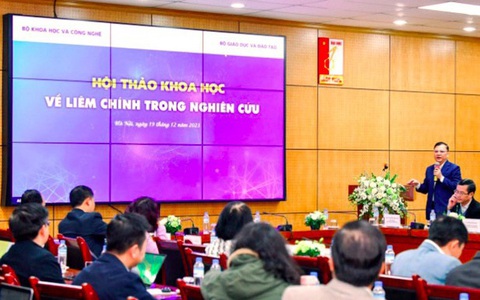 Vòi bạch tuộc 'địa chỉ tác giả': Đạo đức khoa học ở đâu?