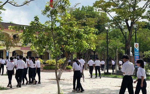 Quảng Nam đề xuất dùng 158 tỉ đồng hỗ trợ học phí cho học sinh công lập và tư thục