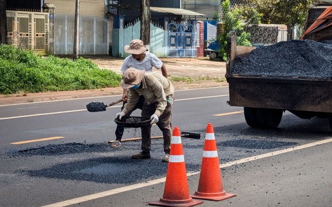 Quốc lộ 19 vừa làm đã hỏng nhiều nơi, nhà thầu nói đã sửa chữa xong