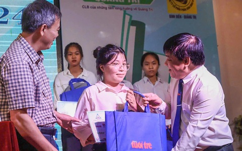 Tiếp sức đến trường đến với tân sinh viên khó khăn của tỉnh Quảng Trị