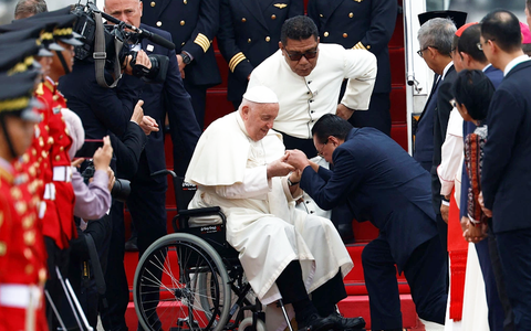 Giáo hoàng Francis đến Indonesia bắt đầu chuyến công du châu Á - Thái Bình Dương